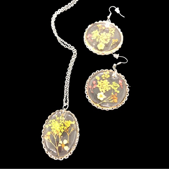 Handmade Earrings & Necklace Set Dried Floral Inlay Silver-tone Chain NE… - Picture 2 of 11